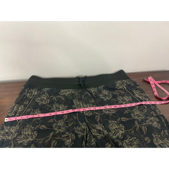 Athleta Trekkie North Printed Jogger Pants Floral Size 24 Plus - Picture 12 of 13